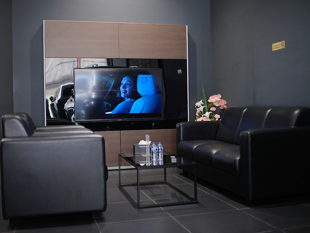 Showroom (Display Area)